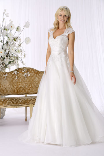Tres Chic 8368