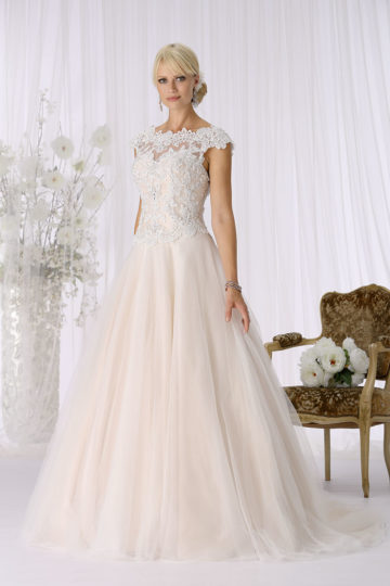 Tres Chic 8390