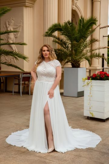 Monica Loretti 8911 Curvy