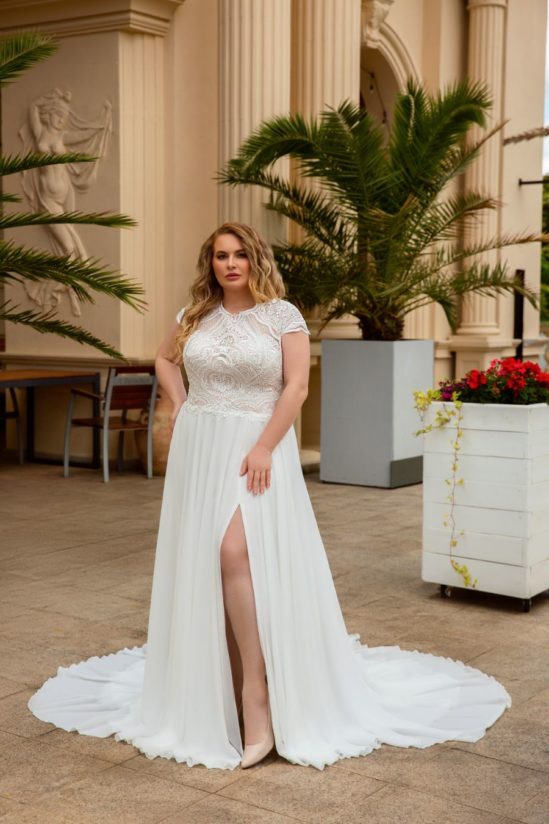 Monica Loretti 8911 Curvy