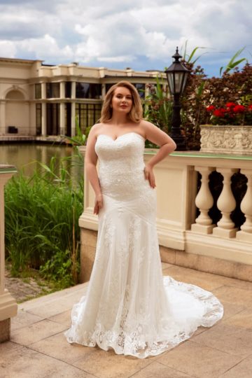Monica Loretti 8914 Curvy