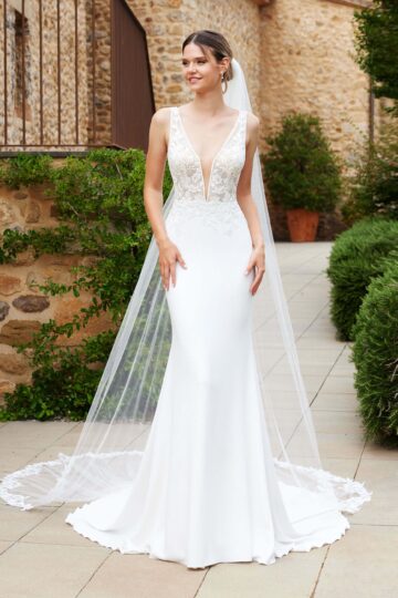Bianco Evento Limited Sapphire