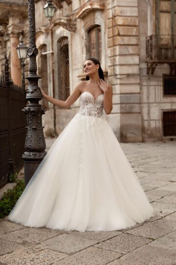 Monica Loretti 8318