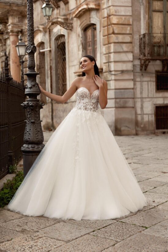 Monica Loretti 8318