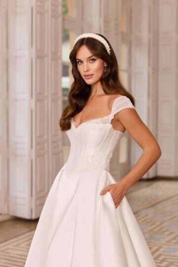 Monica Loretti 8377 Lied