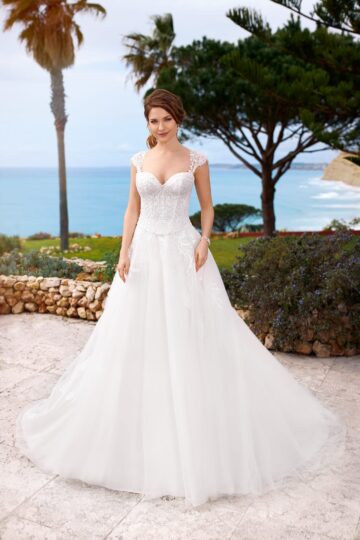 Tres Chic 22208