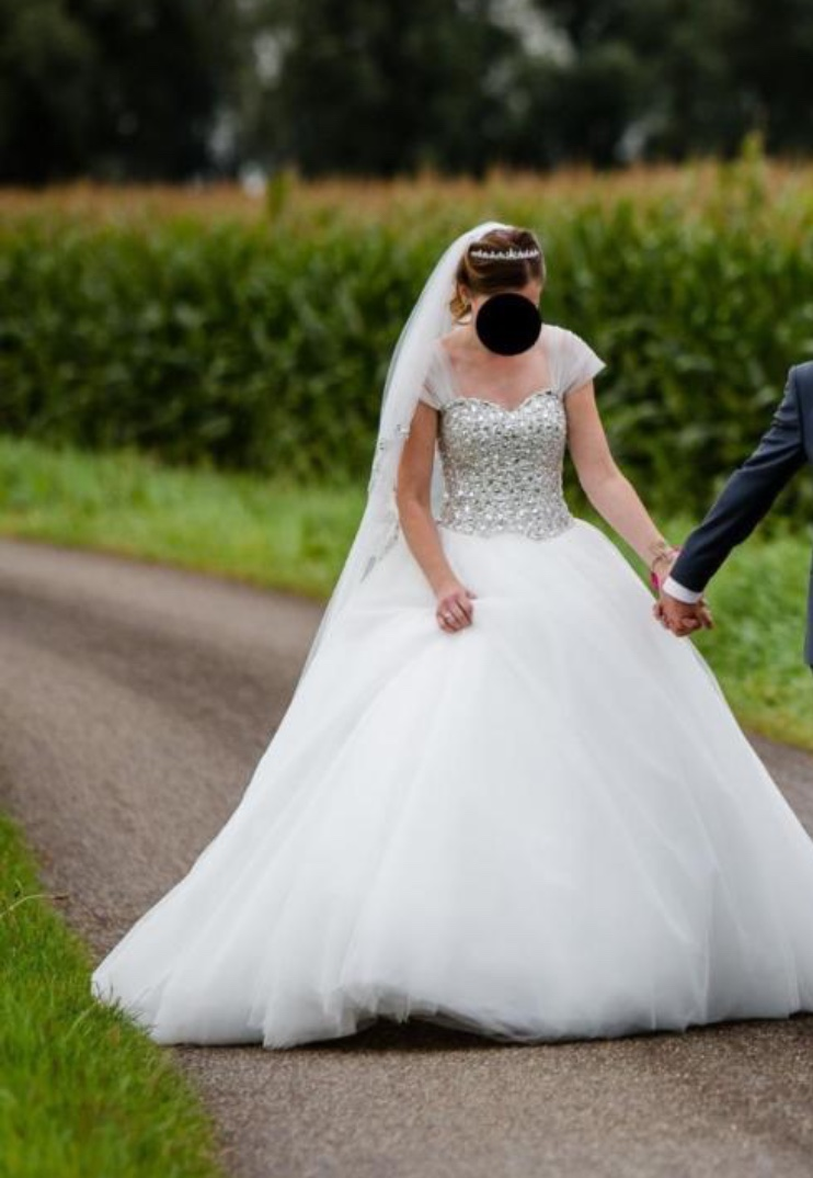 Schitterende jurk incl en sluier - Wedding Wonderland